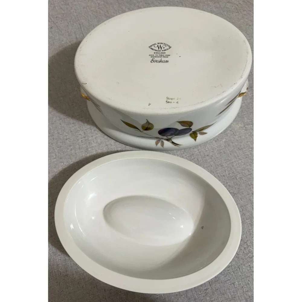 Royal Worcester Evesham 2.5 Qt 10